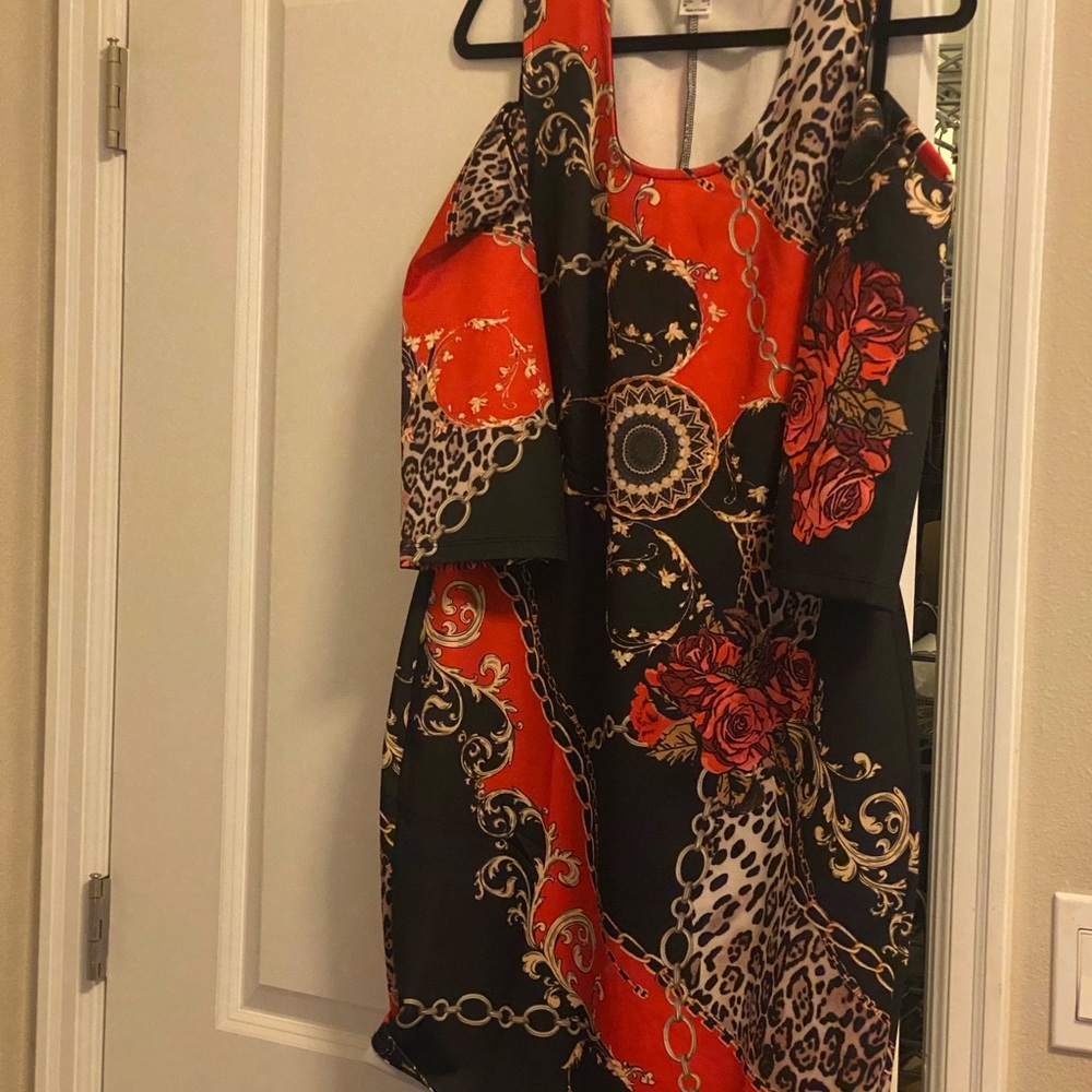 Open shoulder, 3/4 sleeves, very soft material